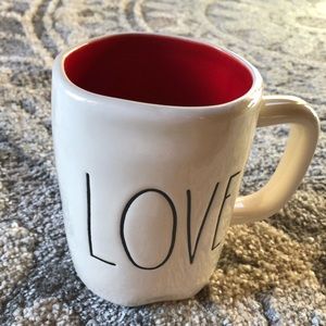 NWT RAE DUNN RED “LOVE” VALENTINES DAY LL MUG